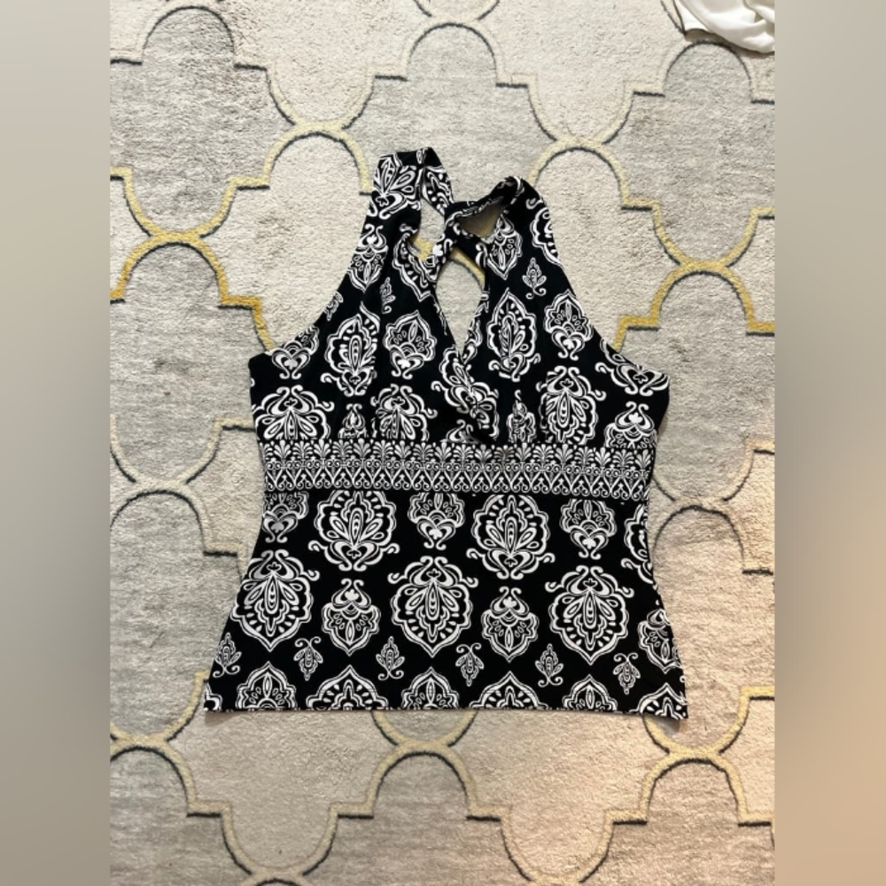 White House black market sleeveless top